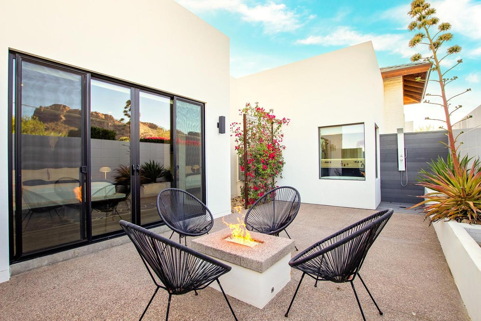 Luxury Micro-resort, Theater, Sauna, Heated Pool Phoenix